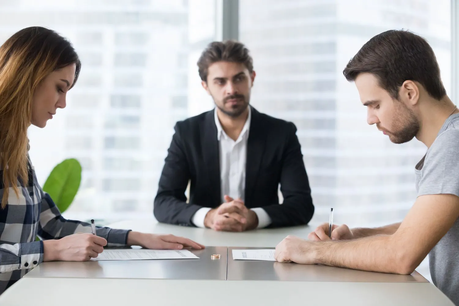 How EH Mediation Guides Couples Toward Fair and Balanced Outcomes Radstock